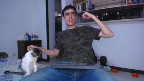 Lauuuu n TheLuckyGuy online show from March 4, 8:27 pm