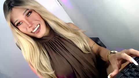 sweetyJENNY online show from April 17, 2:53 pm