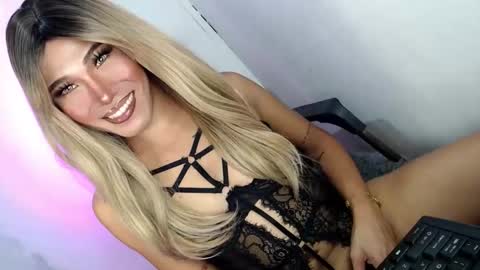 sweetyJENNY online show from May 7, 2:11 pm
