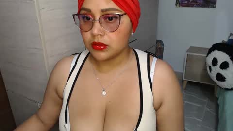 Mia and Gary  online show from October 29, 2:58 am