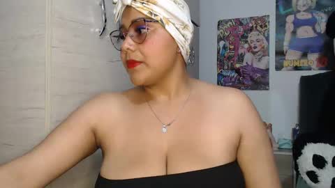 Mia and Gary  online show from November 2, 1:52 am