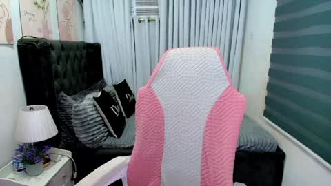 Snapshot of fuckingnaughtyjayde chatting on May 11, 9:12 pm JAYDE MARRIE online show from May 11, 9:12 pm