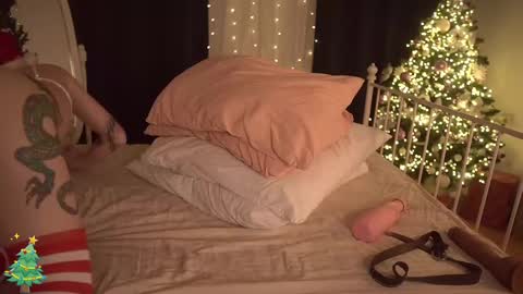 Eva         all my links   online show from December 29, 2:21 pm