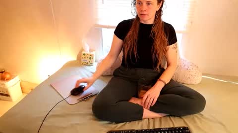 Snapshot of fuckmypussyplz1 chatting on March 19, 1:15 pm fuckmypussyplz1 online show from March 19, 1:15 pm