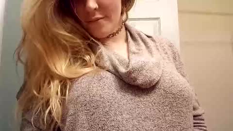 Snapshot of fuckroundfindout513116 chatting on January 24, 8:02 am fuckroundfindout513116 online show from January 24, 8:02 am