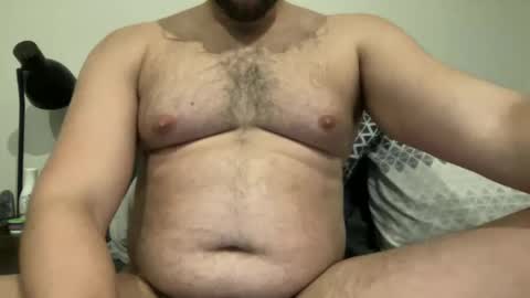 Snapshot of fuckyeahcoach chatting on December 25, 12:15 pm Muscle Bear Jock in Training online show from December 25, 12:15 pm