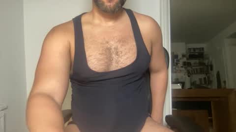 Snapshot of fuckyeahcoach chatting on November 2, 12:57 am Muscle Bear Jock in Training online show from November 2, 12:57 am
