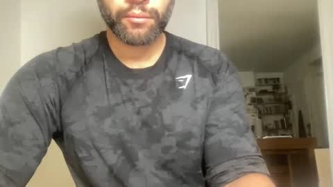 Snapshot of fuckyeahcoach chatting on November 10, 10:03 am Muscle Bear Jock in Training online show from November 10, 10:03 am