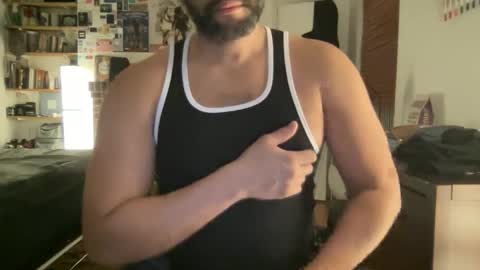 Snapshot of fuckyeahcoach chatting on November 22, 6:01 am Muscle Bear Jock in Training online show from November 22, 6:01 am