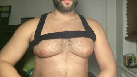 Snapshot of fuckyeahcoach chatting on January 13, 10:59 pm Muscle Bear Jock in Training online show from January 13, 10:59 pm