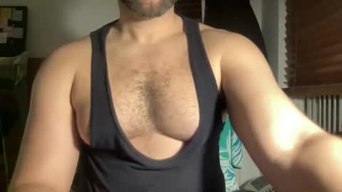 Snapshot of fuckyeahcoach chatting on February 14, 3:47 am Muscle Bear Jock in Training online show from February 14, 3:47 am