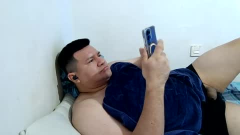 Snapshot of fuckynations chatting on August 1, 6:23 am Fuckdirtymen online show from August 1, 6:23 am
