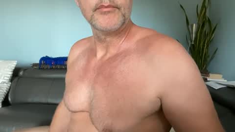 Snapshot of fuertecock chatting on June 17, 11:49 pm Gregorio online show from June 17, 11:49 pm