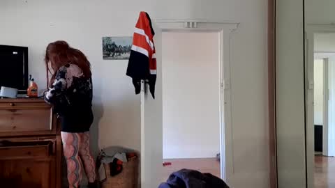 Snapshot of full4cefull chatting on December 7, 6:21 am Pizzaz online show from December 7, 6:21 am