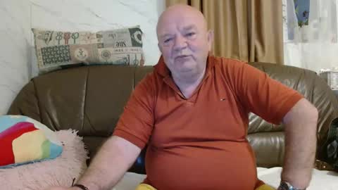 fullballs6 online show from May 6, 2:08 am