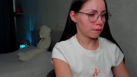 Snapshot of fun__nd__bun chatting on June 30, 1:01 pm fun__nd__bun online show from June 30, 1:01 pm