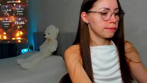 Snapshot of fun__nd__bun chatting on July 24, 2:53 am fun__nd__bun online show from July 24, 2:53 am