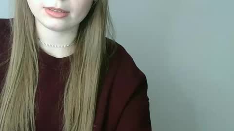 Snapshot of funemma000 chatting on November 27, 12:18 pm Emma online show from November 27, 12:18 pm