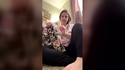 Linnys Palace online show from February 2, 5:22 pm