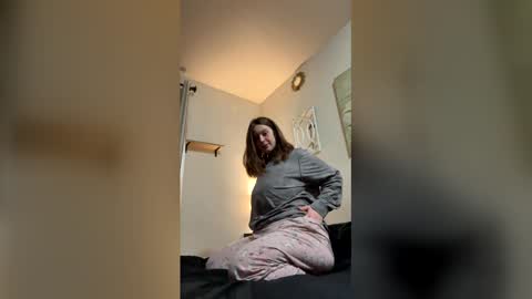 Linnys Palace online show from March 12, 1:56 am