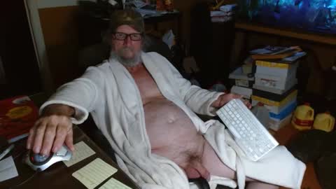 Snapshot of funmike2000 chatting on December 5, 1:58 am mike online show from December 5, 1:58 am