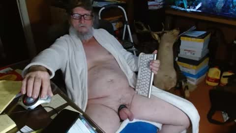 Snapshot of funmike2000 chatting on February 6, 12:37 pm mike online show from February 6, 12:37 pm