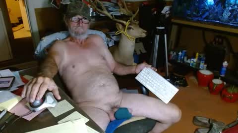 Snapshot of funmike2000 chatting on November 2, 2:14 am mike online show from November 2, 2:14 am