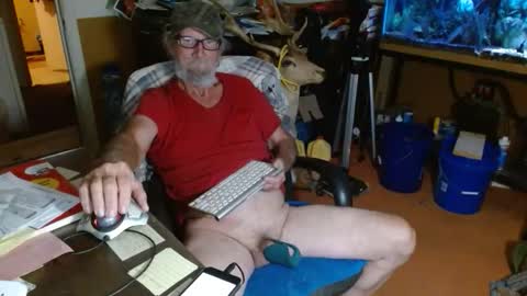 Snapshot of funmike2000 chatting on November 15, 1:47 am mike online show from November 15, 1:47 am