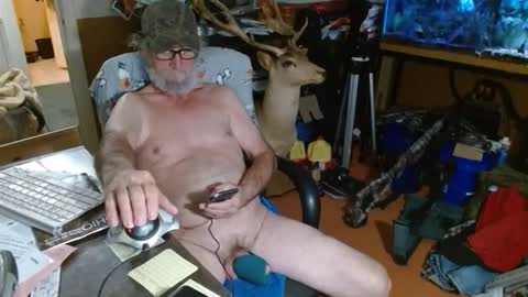 Snapshot of funmike2000 chatting on November 27, 3:30 am mike online show from November 27, 3:30 am