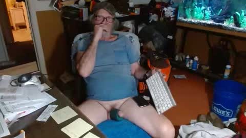 Snapshot of funmike2000 chatting on February 12, 3:45 am mike online show from February 12, 3:45 am