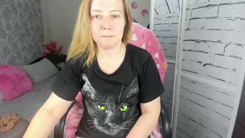 Snapshot of funny_bunny4 chatting on December 6, 7:56 pm funny_bunny4 online show from December 6, 7:56 pm