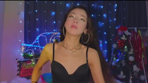 Snapshot of funny_whotsss chatting on December 22, 3:00 am Tiffany online show from December 22, 3:00 am