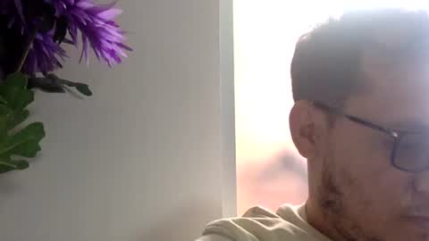 Snapshot of funnyboys18 chatting on October 21, 7:03 pm Zanty online show from October 21, 7:03 pm