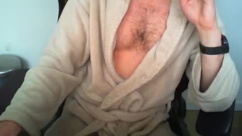 YWhiteNiceMan online show from May 5, 1:30 pm
