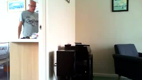 Snapshot of funslimguy chatting on July 4, 10:43 am Funslimguy online show from July 4, 10:43 am