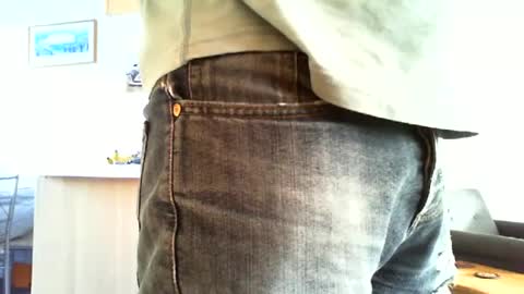 Snapshot of funslimguy chatting on July 30, 6:29 pm Funslimguy online show from July 30, 6:29 pm