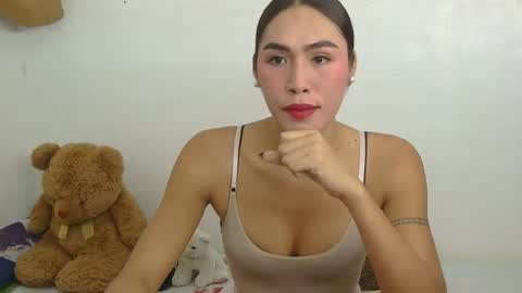 LIL LEE online show from March 9, 1:42 am