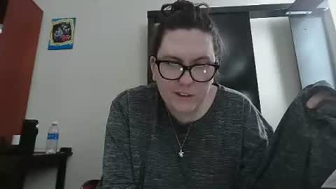 fuzzypeaches87 online show from January 5, 6:33 pm