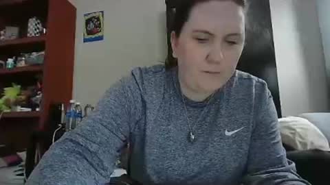 fuzzypeaches87 online show from January 12, 8:25 pm