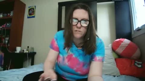 Snapshot of fuzzypeaches87 chatting on May 2, 7:30 pm fuzzypeaches87 online show from May 2, 7:30 pm