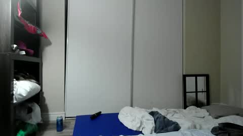 Snapshot of fuzzypeaches87 chatting on May 26, 6:09 am fuzzypeaches87 online show from May 26, 6:09 am