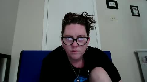 Snapshot of fuzzypeaches87 chatting on June 8, 3:23 pm fuzzypeaches87 online show from June 8, 3:23 pm