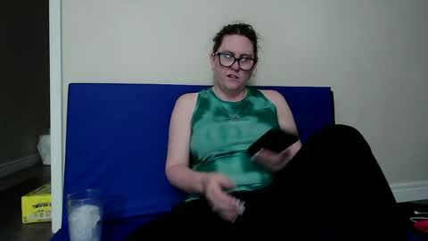 Snapshot of fuzzypeaches87 chatting on June 16, 6:10 pm fuzzypeaches87 online show from June 16, 6:10 pm