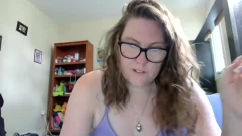 fuzzypeaches87 online show from June 27, 2:55 pm