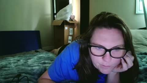 fuzzypeaches87 online show from July 25, 6:49 pm