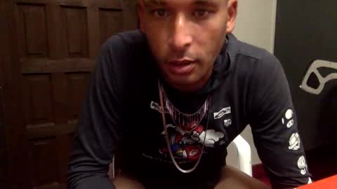 Snapshot of fvvkboyy chatting on June 11, 12:43 am fvvkboyy online show from June 11, 12:43 am