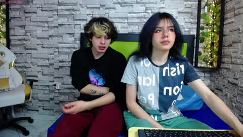 Snapshot of fyre_fox_ chatting on December 19, 3:51 am FYRE y FOX online show from December 19, 3:51 am