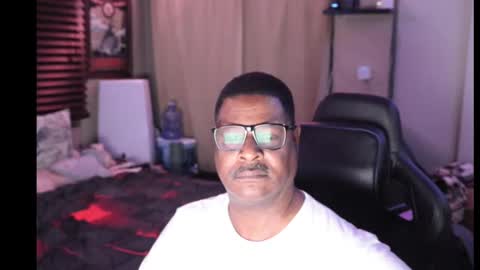 Snapshot of fyrecontrol chatting on January 8, 4:44 am seldom seen online show from January 8, 4:44 am