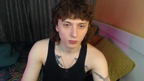 Snapshot of g1vememoney chatting on November 14, 12:20 am Ian online show from November 14, 12:20 am