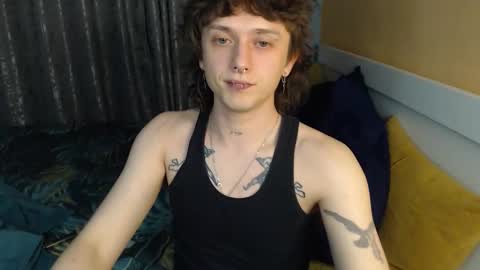 Snapshot of g1vememoney chatting on November 17, 12:27 am Ian online show from November 17, 12:27 am